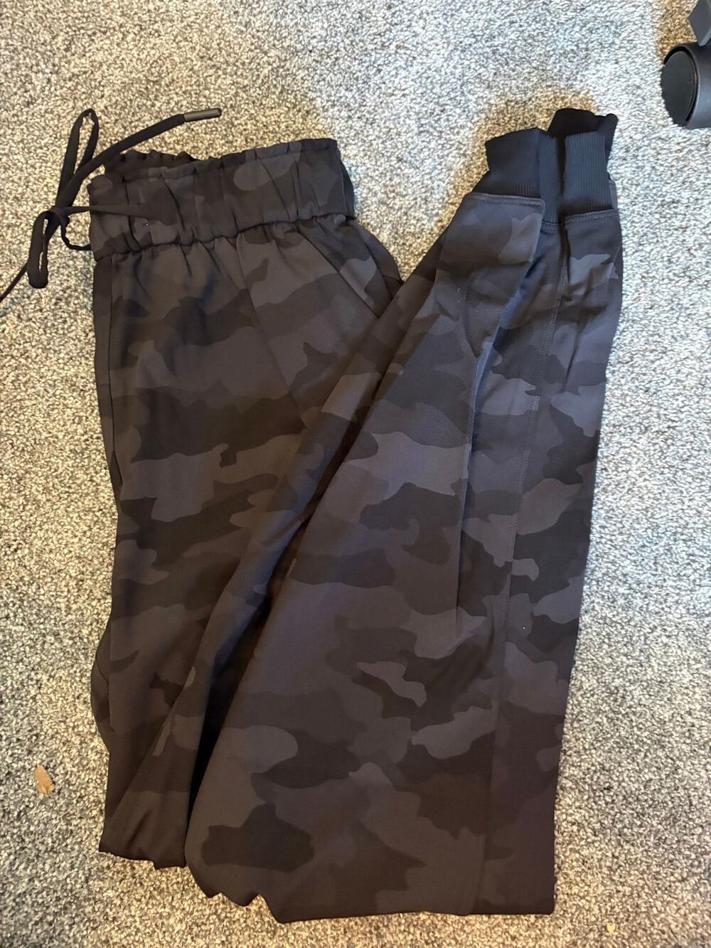 LULULEMON ON THE FLY JOGGER CAMO